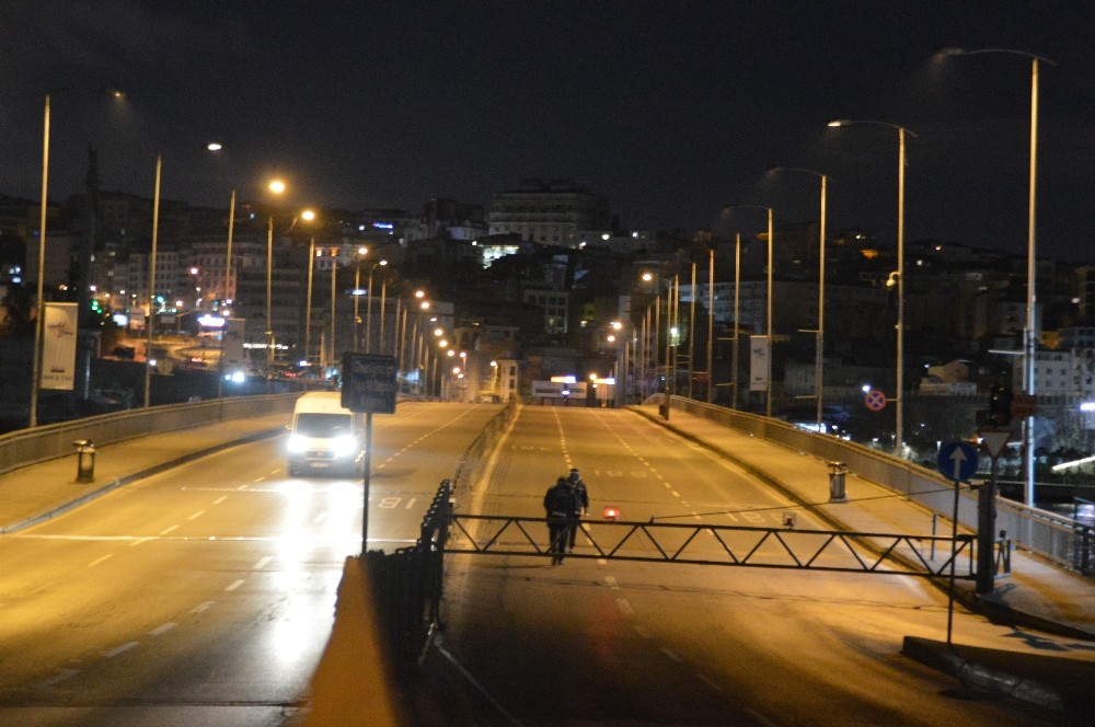 Atatürk Köprüsü, araç ve yaya trafiğine kapatıldı 