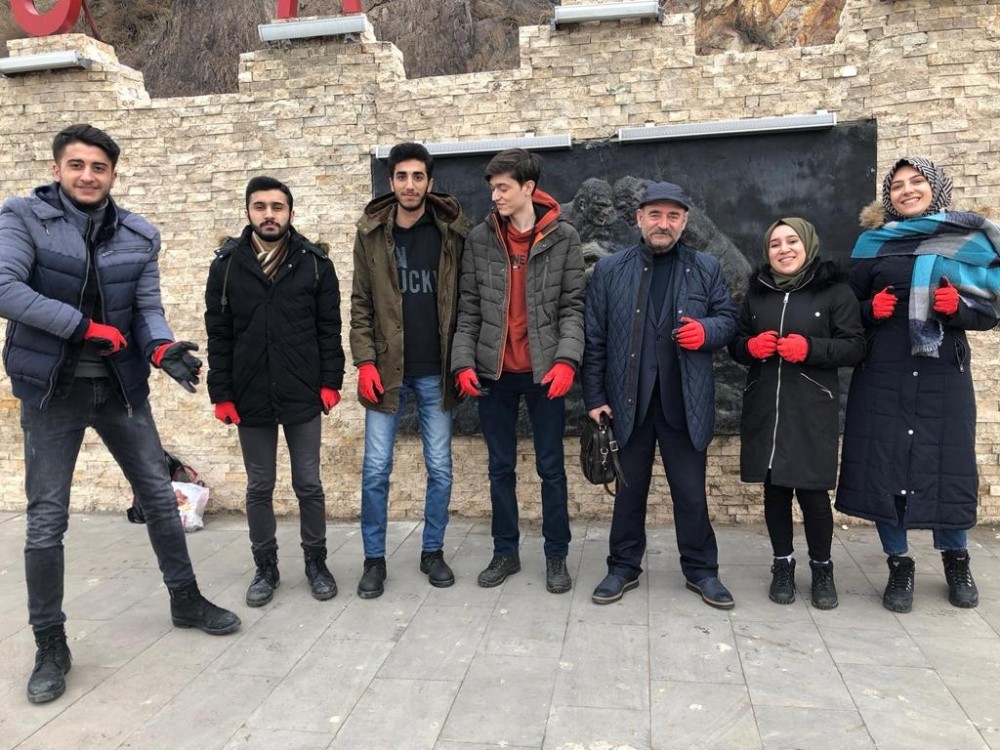 Atatürk Üniversitesi öğrencilerinden ’Tarihine Sahip Çık’ projesi 
