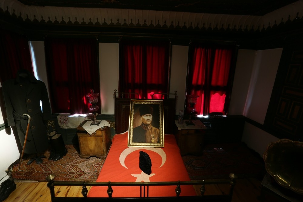 Atatürk’ün 98 yıl önce kaldığı konak ziyarete açıldı 