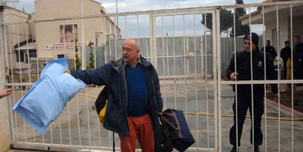 Ateist Sevan Nişanyan seçimin galibini ilan etti