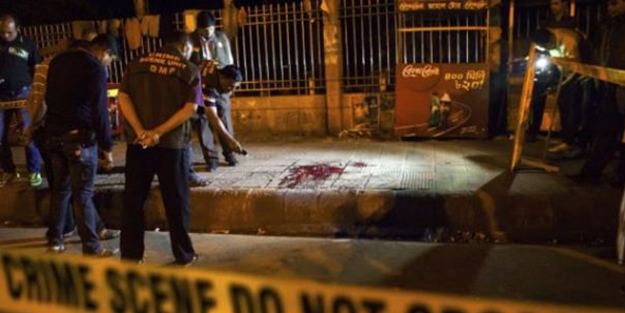 Ateist yazar paramparça edildi!