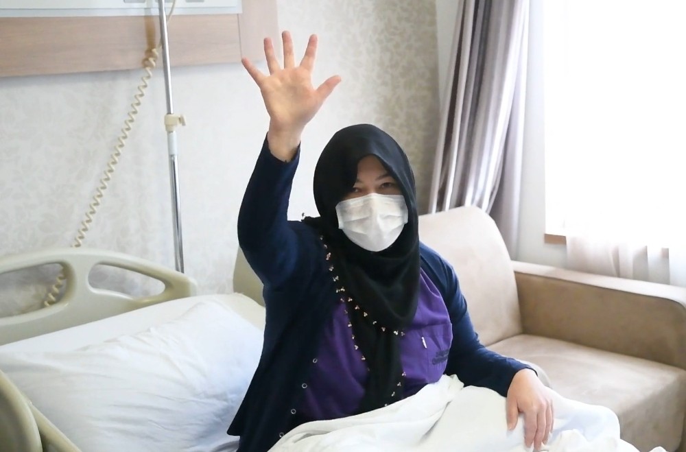 Ateş ve öksürük şikayetiyle gittiği hastaneden 2 ay sonra sapasağlam çıktı 