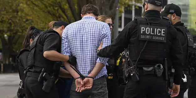 'Ateşkes çağrısı' yapan Yahudi aktivistlere ters kelepçe