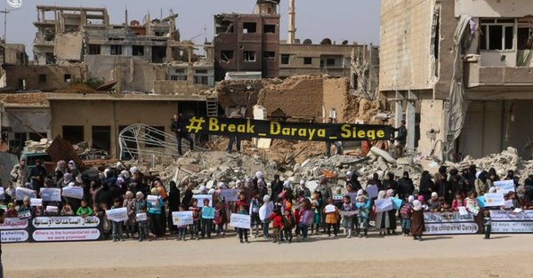 Suriye'de halk yeniden gösterilere başladı