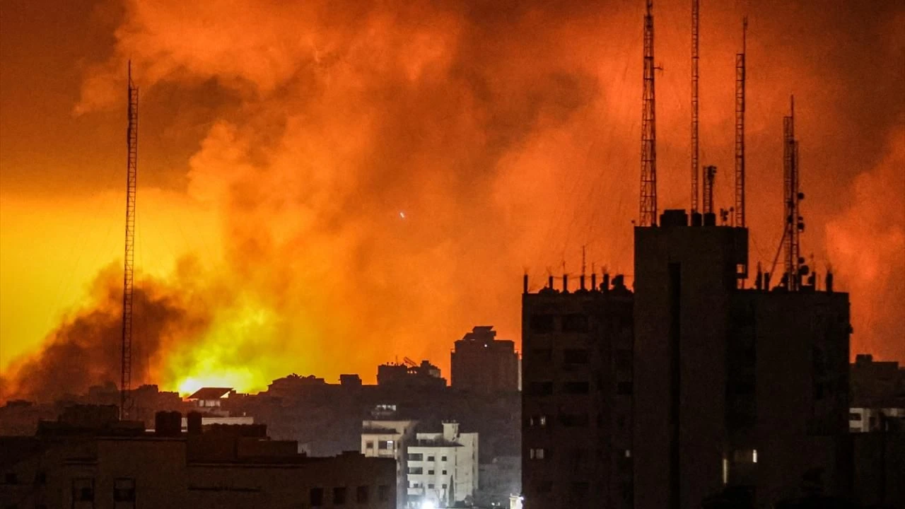 Ateşkesi bozan İsrail Gazze’yi bombalıyor!
