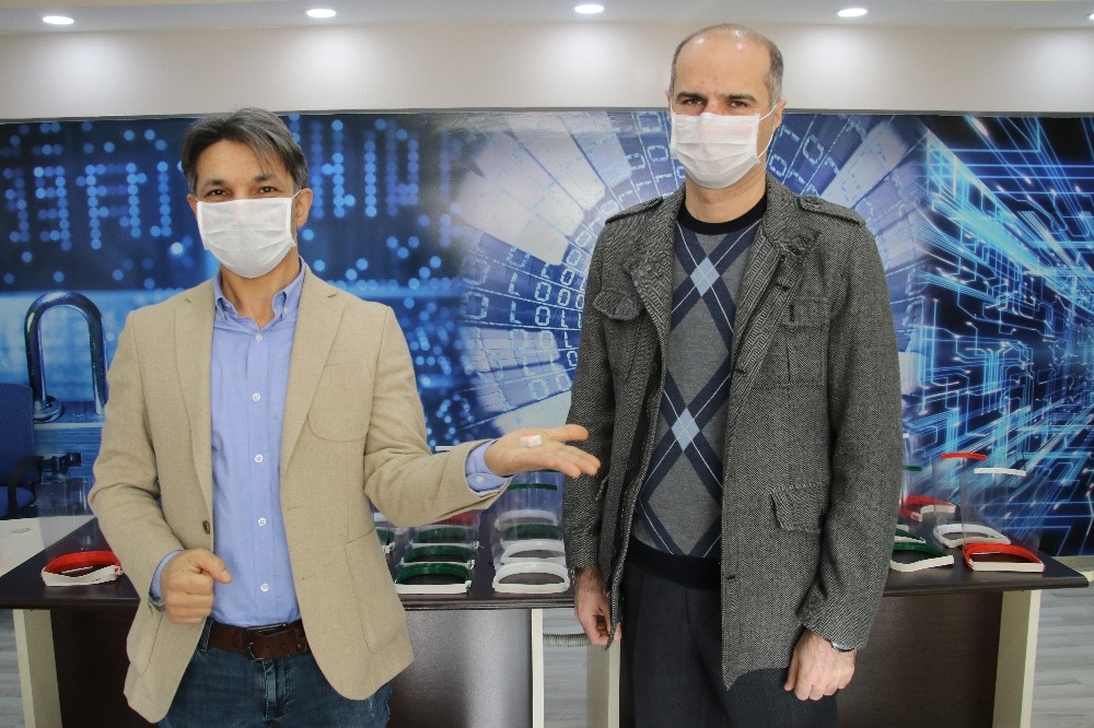 Ateşölçerli maske yaptılar 