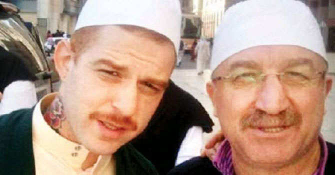 Athena Gökhan tarikat dergahına komşu oldu