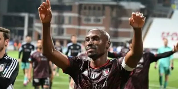 Atiba, Süper Lig tarihine geçti