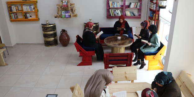 Atık malzemelerle "Sıfır Atık Kütüphanesi" kuruldu