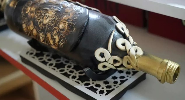 Atık şişeleri 50 Euro'ya Avrupa'ya satıyor!