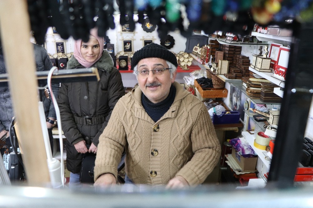 Atık şişeleri dönüştürerek dünyaya pazarlıyor 