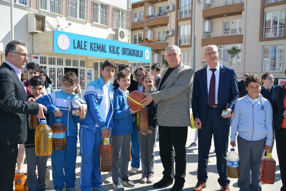 Atık yağ topladılar, topu kaptılar 