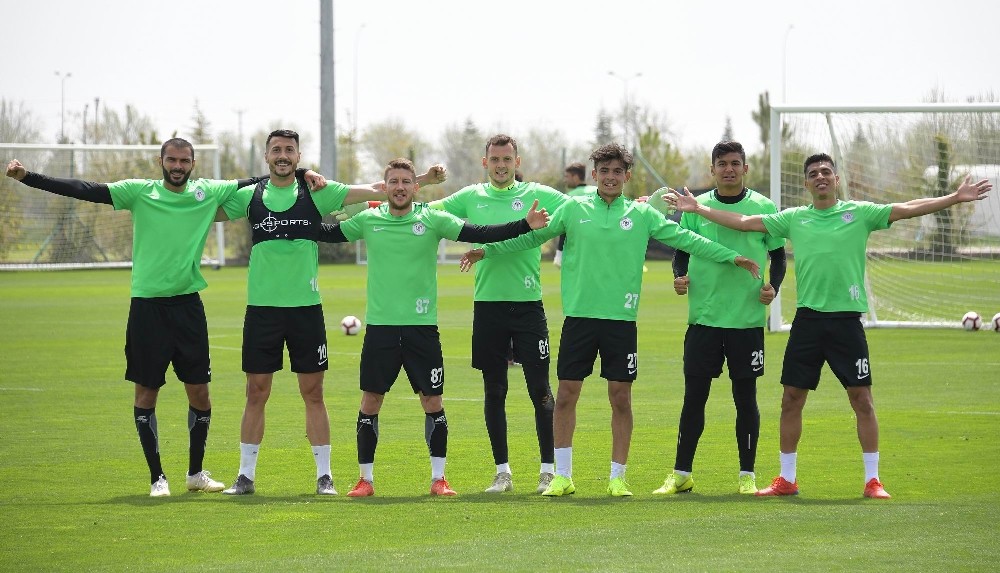 Atiker Konyaspor, Alanyaspor maçı hazırlıklarına başladı 