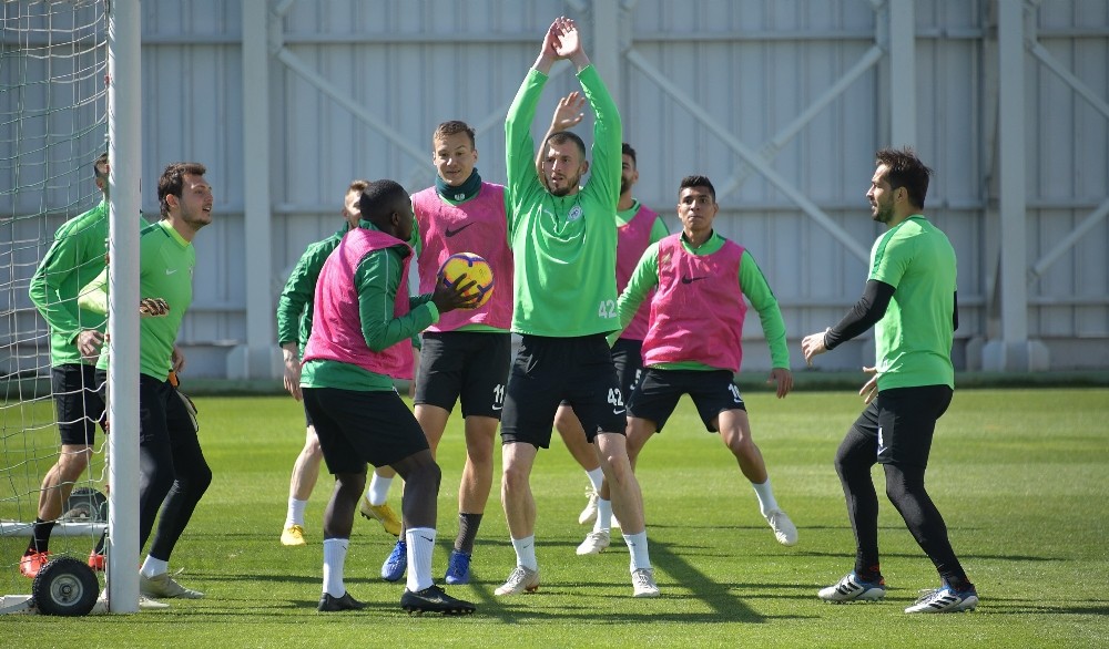 Atiker Konyaspor, Beşiktaş maçının hazırlıklarını tamamladı 
