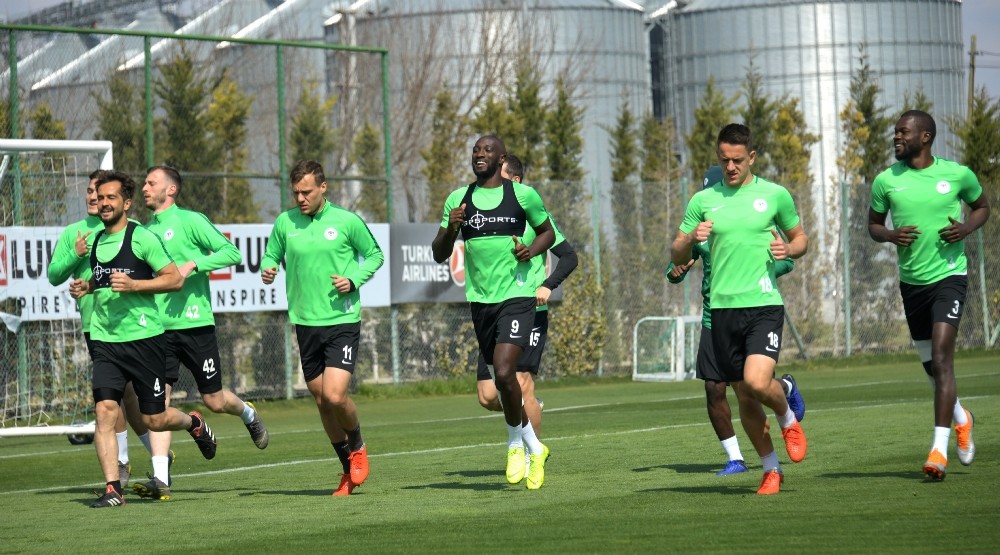 Atiker Konyaspor, M. Başakşehir maçının hazırlıklarını sürdürdü 