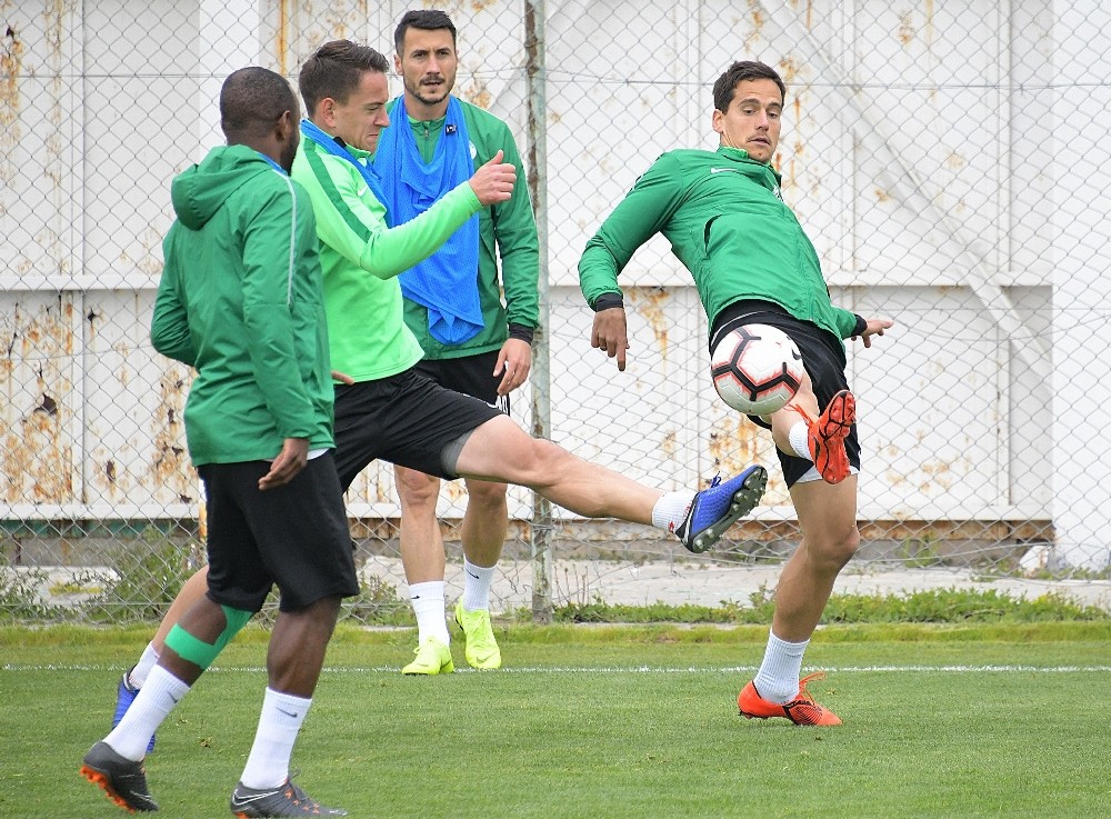 Atiker Konyaspor’un MKE Ankaragücü hazırlıkları sürüyor 