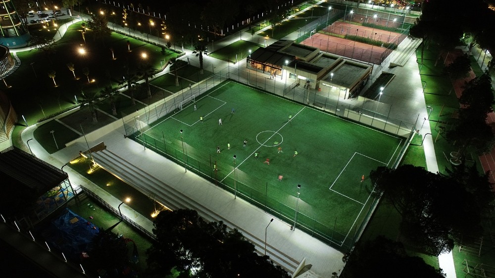 Atıl arazi spor tesisiyle canlandı 