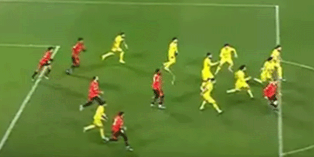 Atilla Karaoğlan kuralı bilmiyormuş! Kural hatası yapmasını VAR önledi