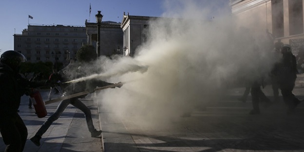 Atina Üniversitesi işgal edildi