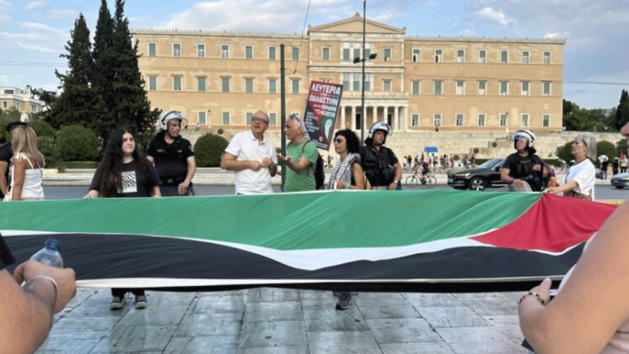 Atina’da Filistin için büyük eylem! İsrail’in saldırıları protesto edildi