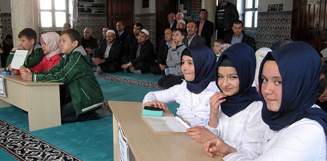 Atina’nın ‘240 İmam Yasası’na büyük tepki