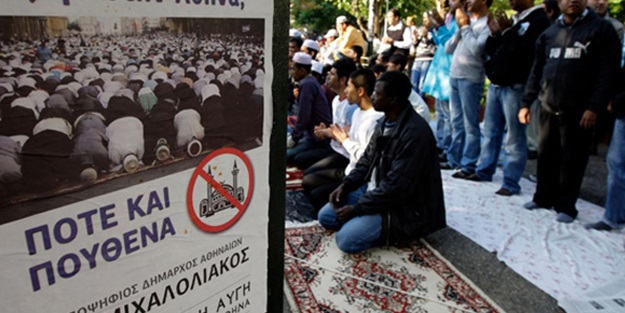 Atina'ya cami yasalaştı