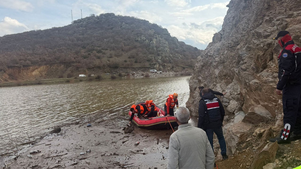 Atıyla gezen 22 yaşındaki genç boğularak can verdi