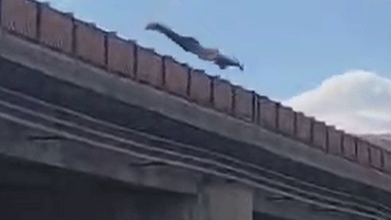 Atlarsın atlayamazsın iddiasında köprüden Kızılırmak’a atladı, suda kayboldu