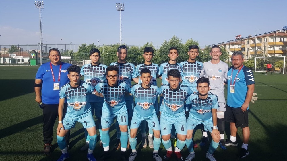 Atletikspor U16 takımı fırsat tepti 