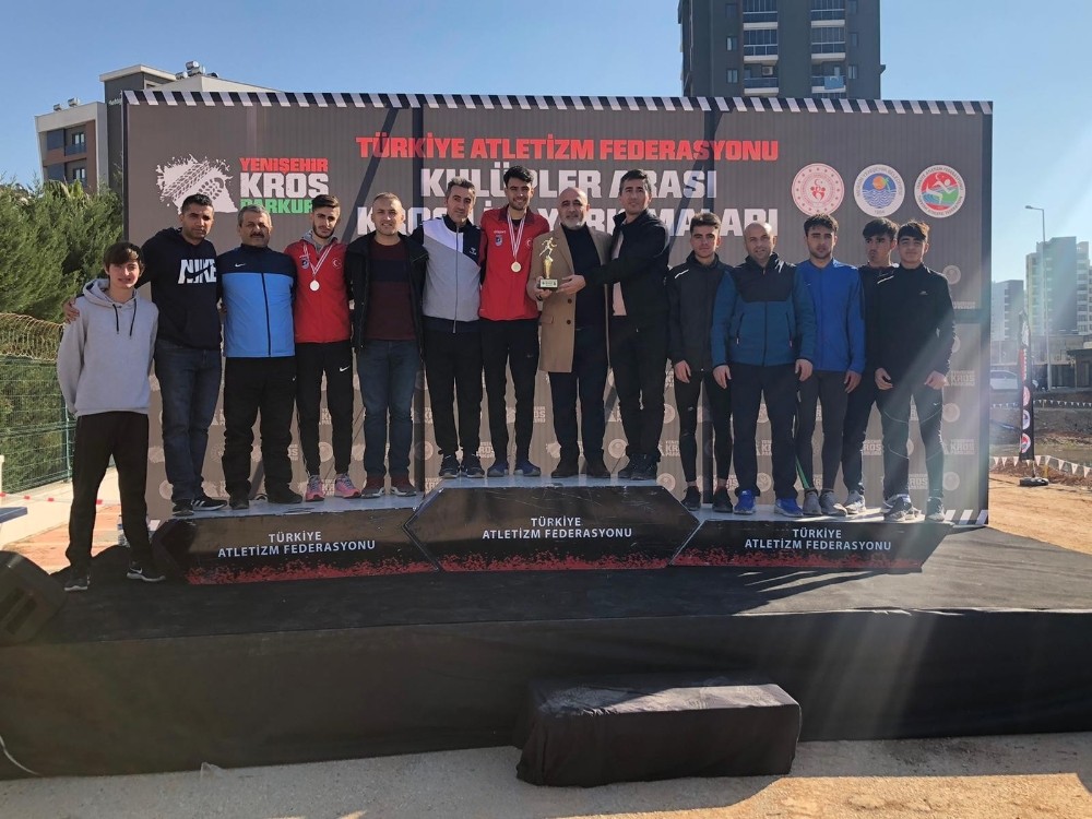 Atletizmde Darıca rüzgarı esmeye devam ediyor 