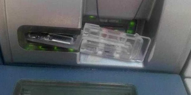 ATM'deki tuzağı polisler fark etti