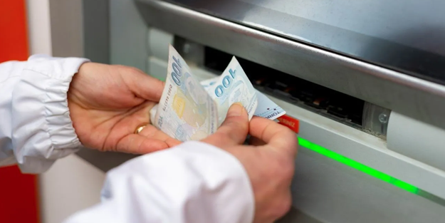 ATM'den para çekecekler dikkat! Bayramda mağdur olmayın!