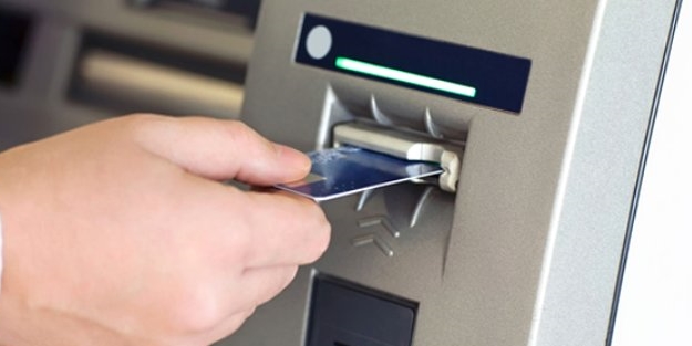 ATM'den para çeken polise silahlı saldırı