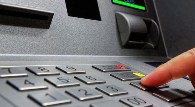 ATM'den para çekenler aman dikkat! Enselendi