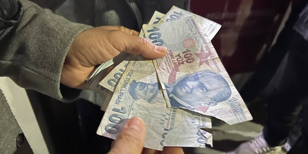 ATM'den para çekenler gözlerine inanamadı! Devreye kaymakam girdi