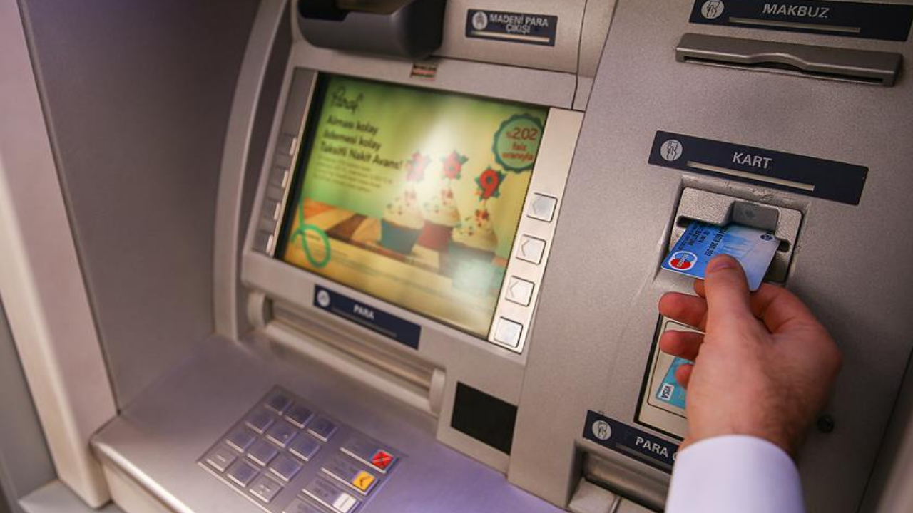 ATM’den para çekerken dikkat!