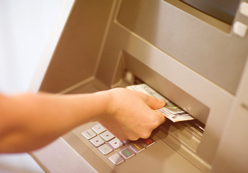 ATM’lere gidenler hayatlarının şokunu yaşıyor! Bankalar patır patır bunu yapmaya başladı bile! Para çeken herkesi ilgilendiren gelişme