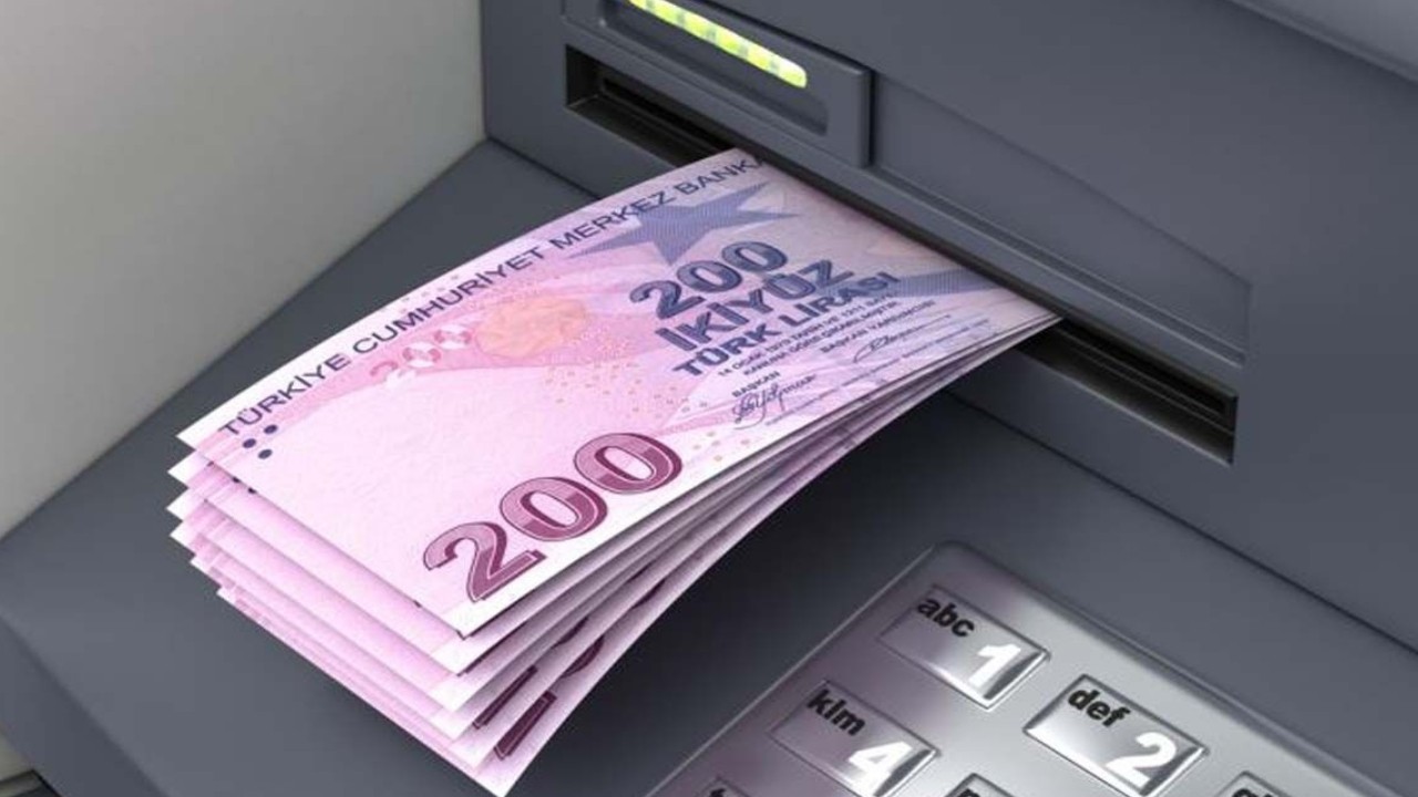 ATM'lere para yetişmiyor! Kasada 2 milyondan fazla...