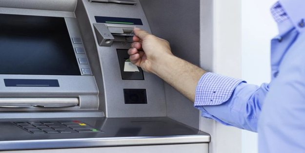ATM’ye gidenler neye uğradığını şaşırdı!