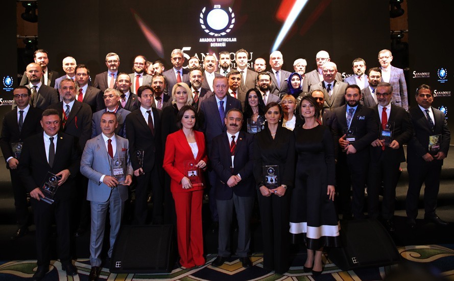 ATO başkanı Baran, ödülünü Cumhurbaşkanı Erdoğan’dan aldı 