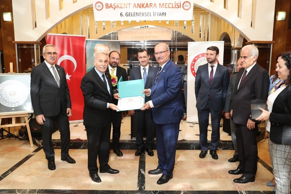 ATO Başkanı Baran, üstün hizmet ve başarı ödülüne layık görüldü 