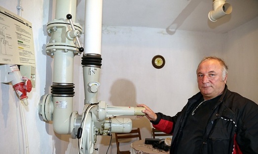 Atom bombasına dayanıklı sığınak yaptırdı