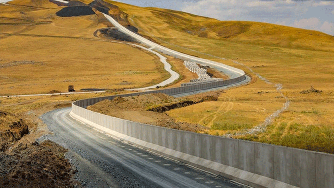 Attıkları son adımlar ifşa oldu! Terör örgütü YPG fena kaşınıyor