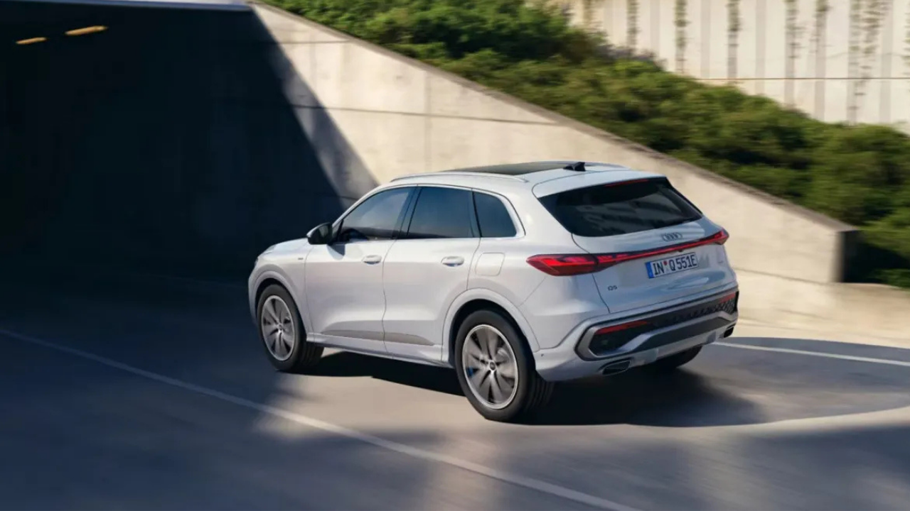 Audi Q5 e-Hybrid tanıtıldı: SUV’de elektrikli devrim başlıyor!