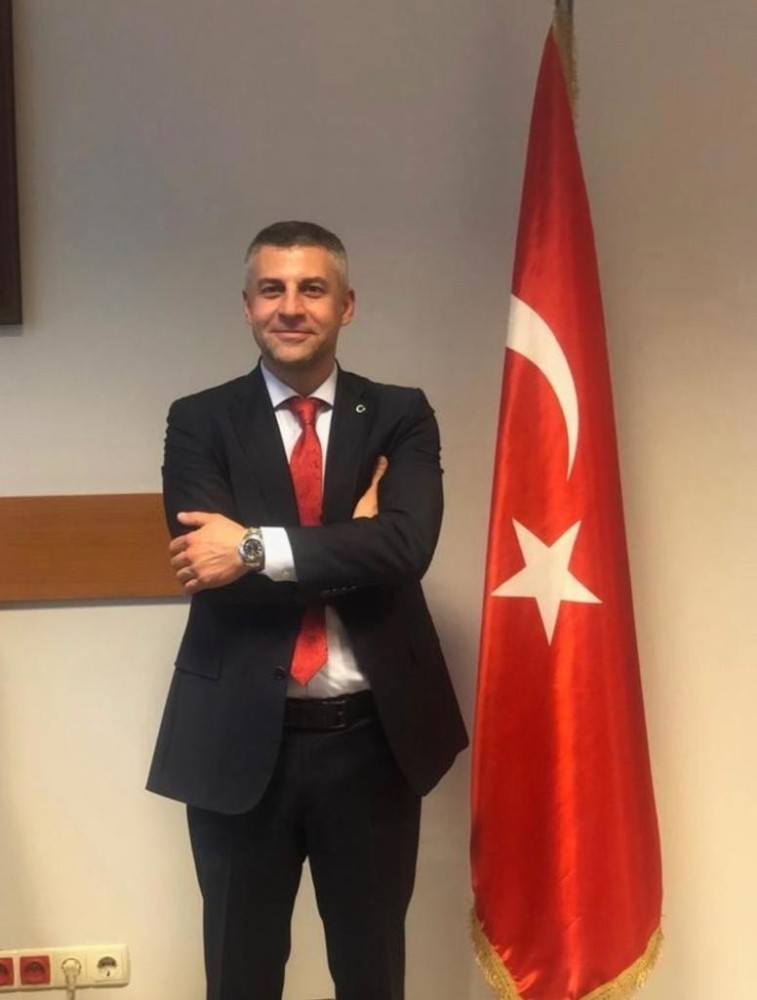 Av. Akcan: 