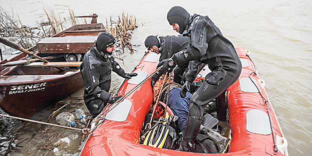 Av, hayatlarına maloldu