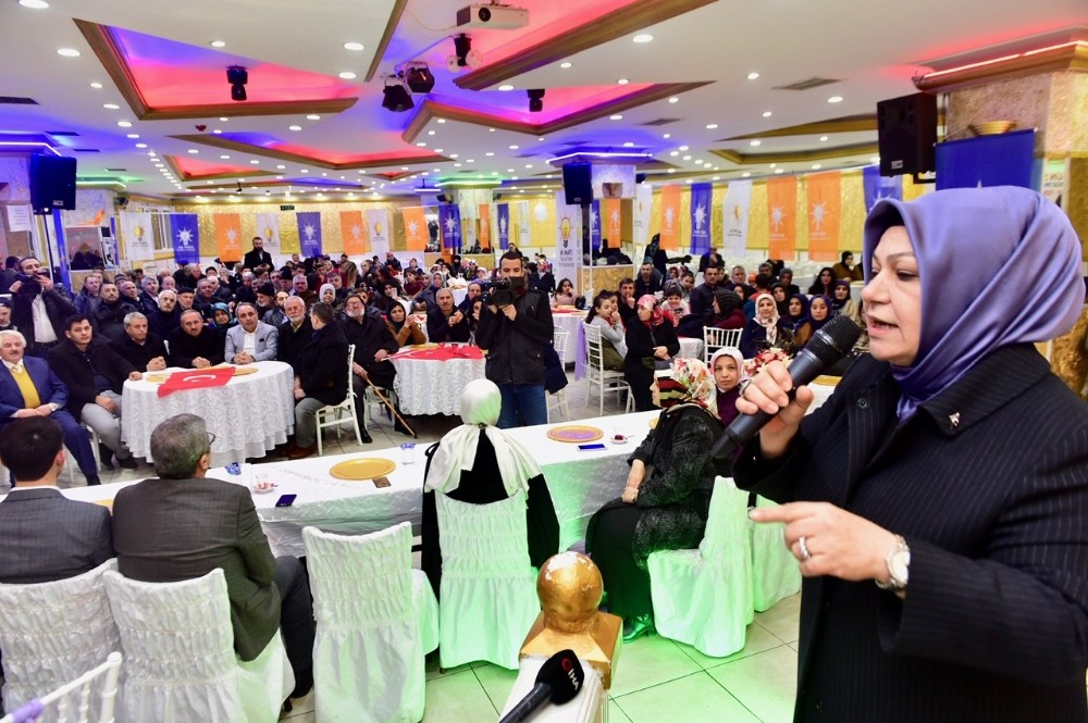 Av. Şeyma Döğücü, Sancaktepelilerle aday tanıtım toplantılarında buluşmaya devam ediyor 