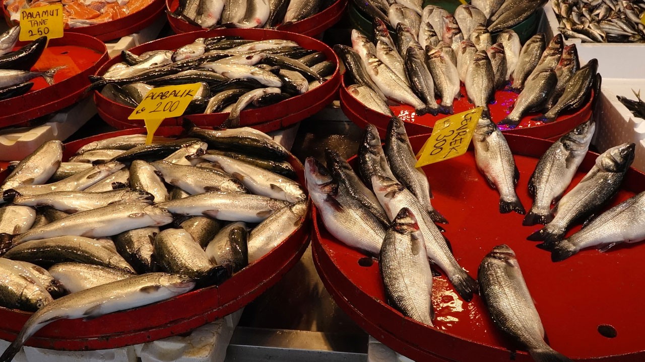 Av yasağına günler kala tezgahlar şenlendi