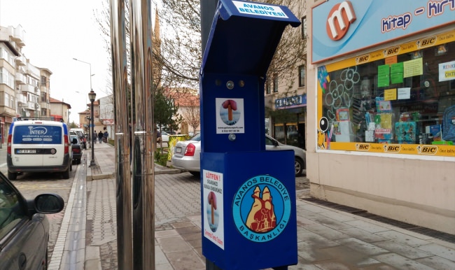 Avanos caddelerine izmarit toplama kutuları yerleştirildi