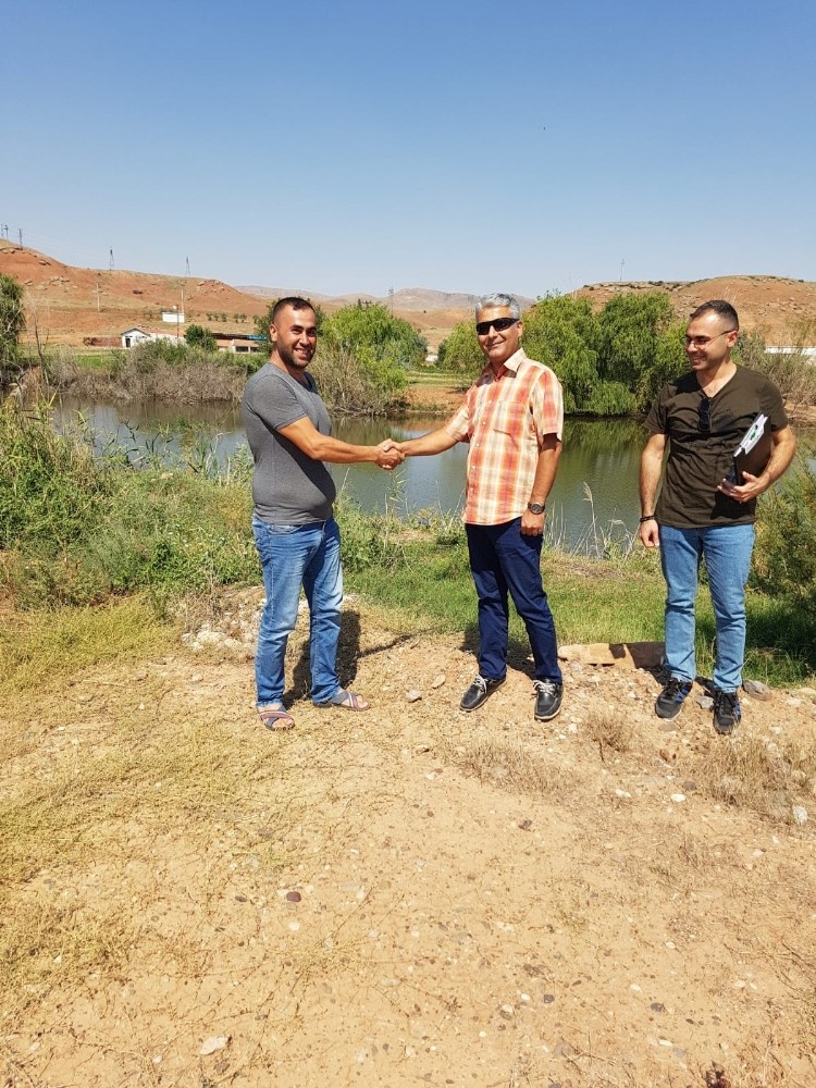 Avanoslu balıkçı Kızılırmak’a 30 bin sazan yavrusu bıraktı 